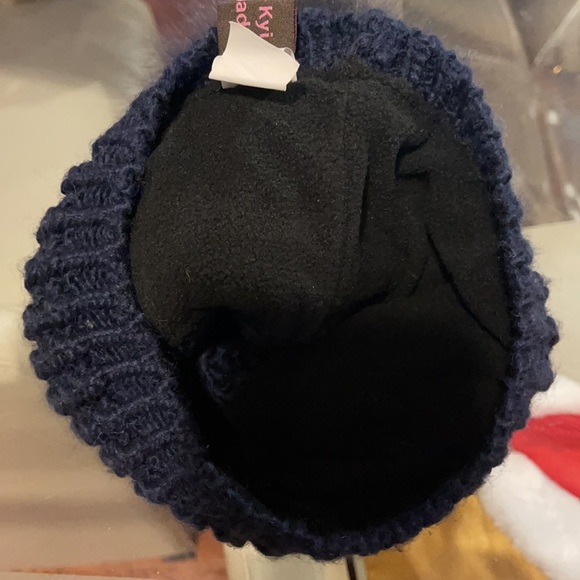 Black Fur Pom Pom Knit Hat NWOT - Picture 3 of 3